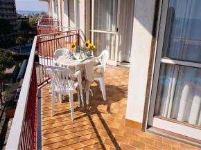 Three-room apartment in Residence with Sea View